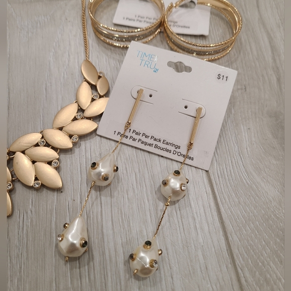 Time and Tru Jewelry Bundle - Picture 2 of 5